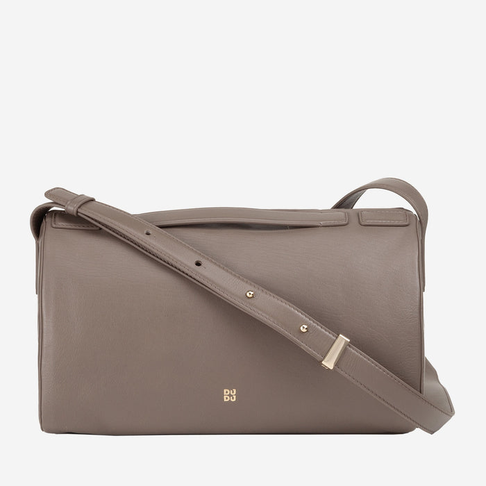 Leslie  Taupe